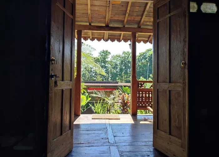 Sekumpul Bali Hidden Space ホテル Singaraja